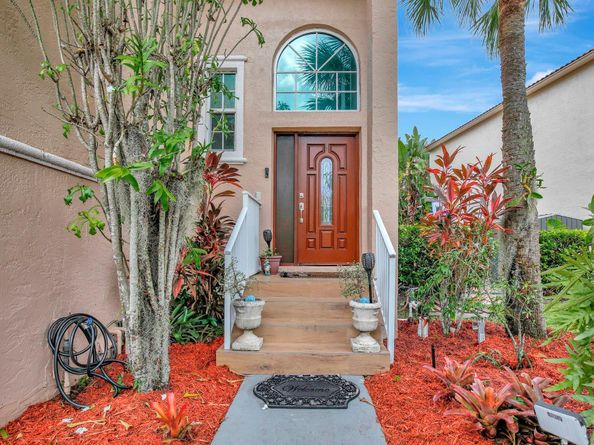 325 NW 153rd Avenue, Pembroke Pines FL 33028