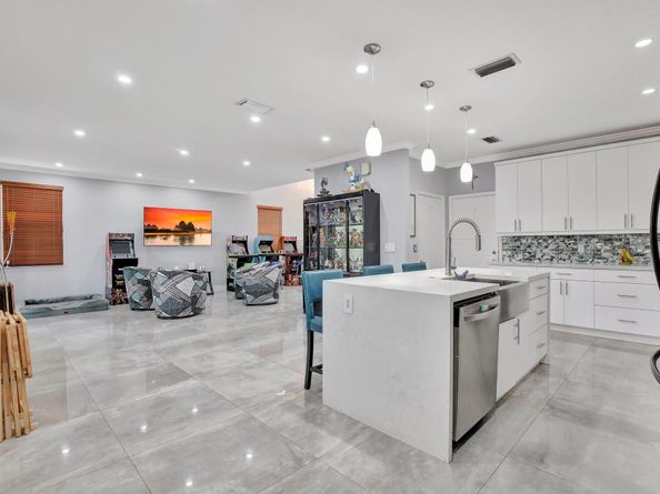 325 NW 153rd Avenue, Pembroke Pines FL 33028