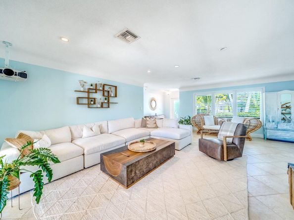 4010 NE 25th Avenue, Lighthouse Point FL 33064