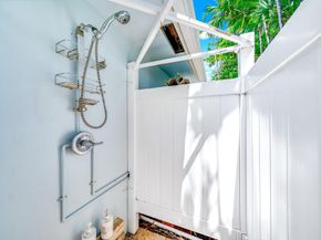 4010 NE 25th Avenue, Lighthouse Point FL 33064