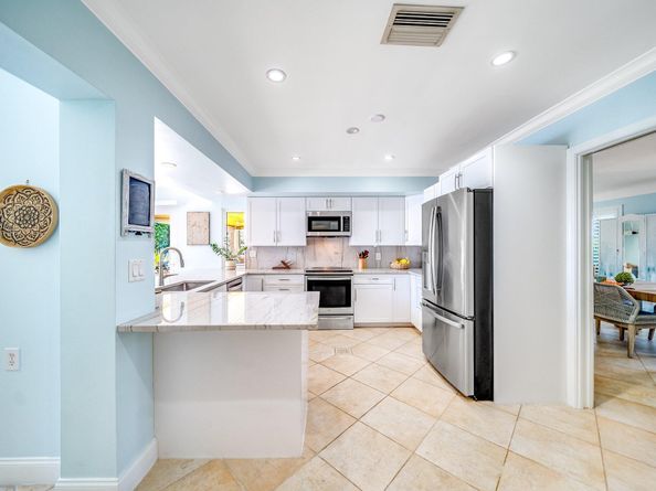 4010 NE 25th Avenue, Lighthouse Point FL 33064