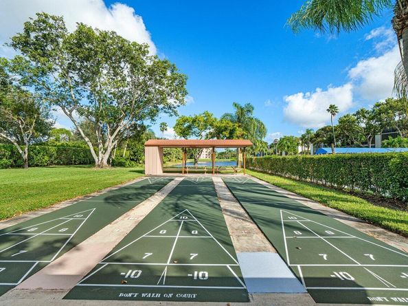 7286 Huntington Lane 401, Delray Beach FL 33446