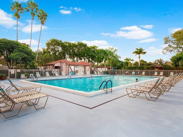7286 Huntington Lane 401, Delray Beach FL 33446