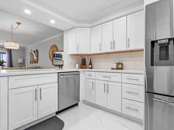 7286 Huntington Lane
