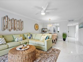 7286 Huntington Lane 401, Delray Beach FL 33446