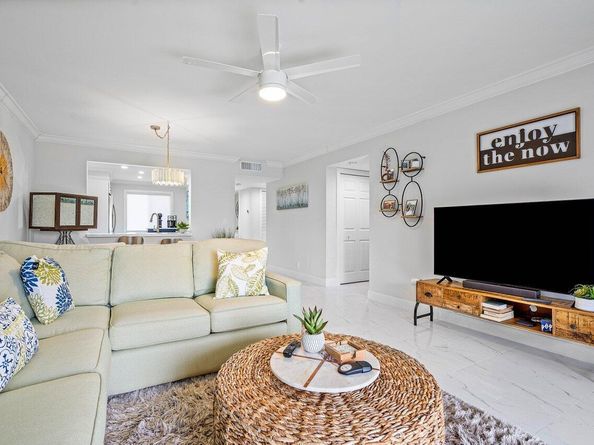 7286 Huntington Lane 401, Delray Beach FL 33446