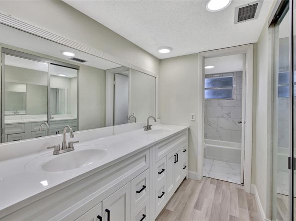 4050 NW 42nd Ave 312, Lauderdale Lakes FL 33319
