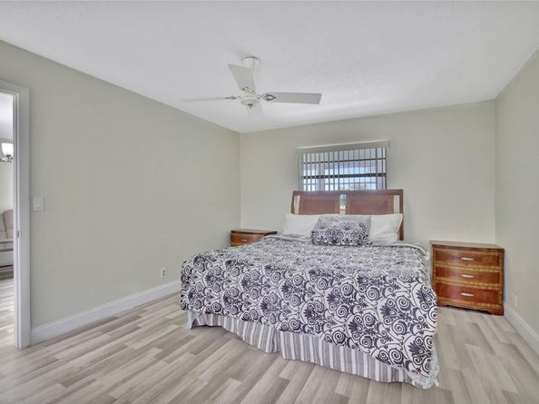 4050 NW 42nd Ave 312, Lauderdale Lakes FL 33319