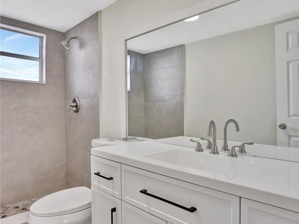 4050 NW 42nd Ave 312, Lauderdale Lakes FL 33319