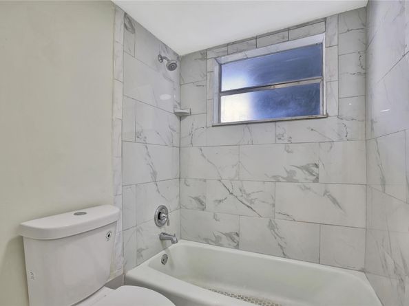 4050 NW 42nd Ave 312, Lauderdale Lakes FL 33319