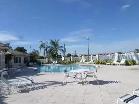 5045 Wiles Road 308, Coconut Creek FL 33073