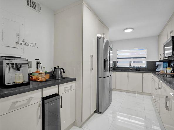 8992 Palm Tree Lane 8992, Pembroke Pines FL 33024