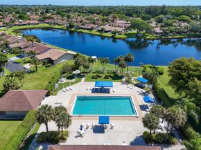 4 Knightsbridge Lane, Boynton Beach FL 33426