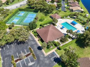 4 Knightsbridge Lane, Boynton Beach FL 33426