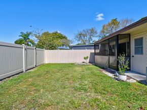 4 Knightsbridge Lane, Boynton Beach FL 33426