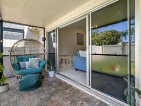4 Knightsbridge Lane, Boynton Beach FL 33426