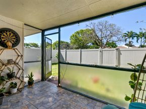 4 Knightsbridge Lane, Boynton Beach FL 33426