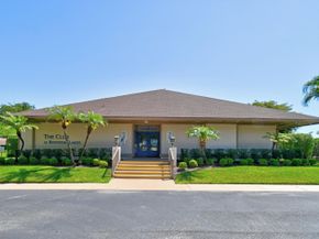 4 Knightsbridge Lane, Boynton Beach FL 33426