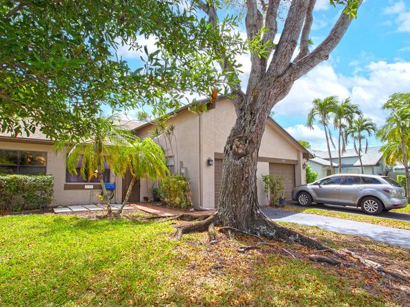 8202 NW 100th Drive, Tamarac FL 33321