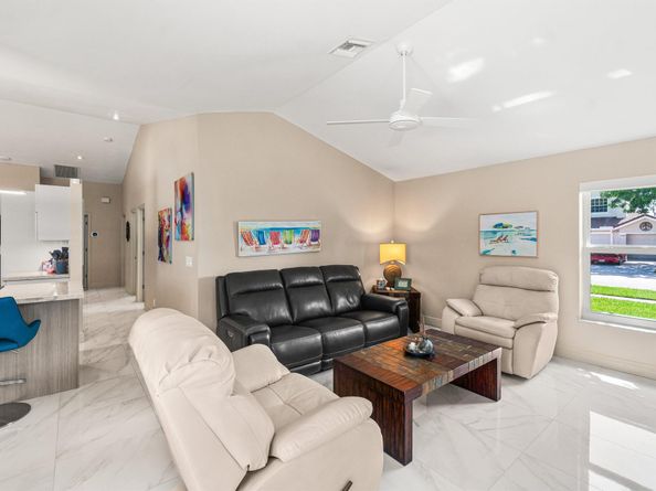 9095 Picot Court Court, Boynton Beach FL 33472