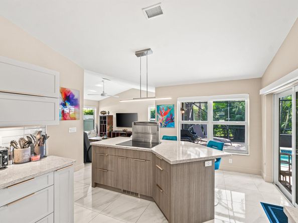 9095 Picot Court Court, Boynton Beach FL 33472