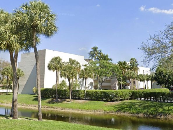 5900 Camino Del Sol 306, Boca Raton FL 33433