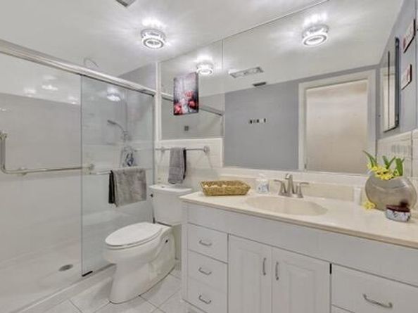 3050 NE 48th Street 107, Fort Lauderdale FL 33308