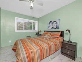 1000 SW 11th Ave 2E, Hallandale Beach FL 33009
