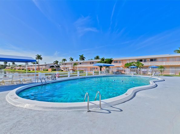 1000 SW 11th Ave 2E, Hallandale Beach FL 33009