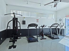 1000 SW 11th Ave 2E, Hallandale Beach FL 33009
