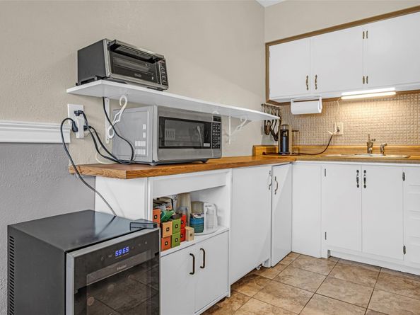 1000 SW 11th Ave 2E, Hallandale Beach FL 33009