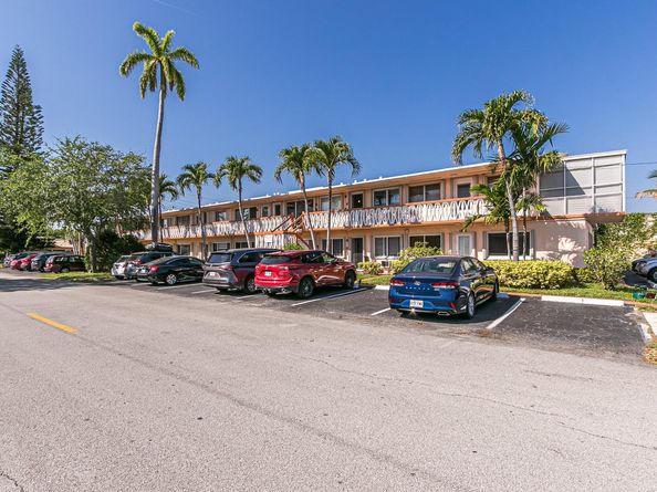 1000 SW 11th Ave 2E, Hallandale Beach FL 33009