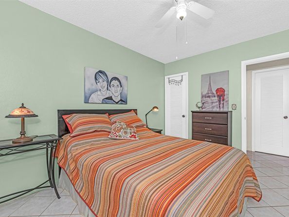 1000 SW 11th Ave 2E, Hallandale Beach FL 33009