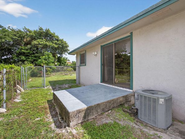 1332 W 33rd Street, Riviera Beach FL 33404