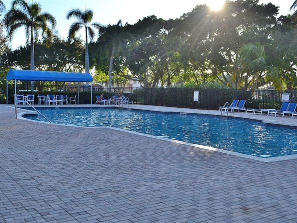 872 Tanglewood Cr, Weston FL 33327
