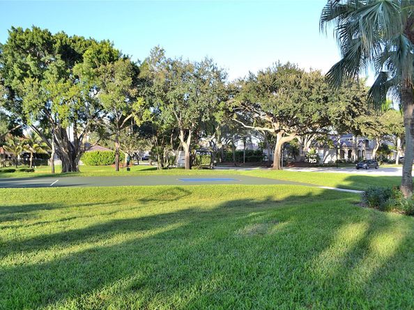 872 Tanglewood Cr, Weston FL 33327