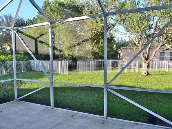 872 Tanglewood Cr, Weston FL 33327
