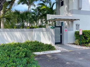 801 SE 16th Ct 11, Fort Lauderdale FL 33316