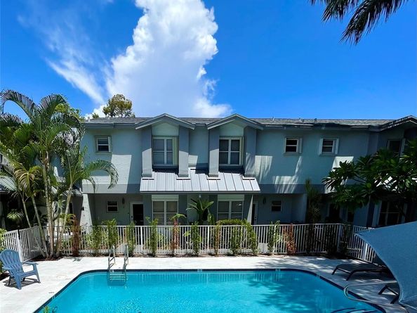 801 SE 16th Ct 11, Fort Lauderdale FL 33316