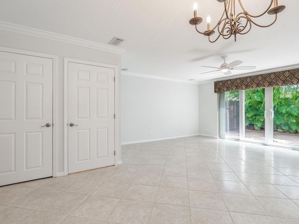 801 SE 16th Ct 11, Fort Lauderdale FL 33316