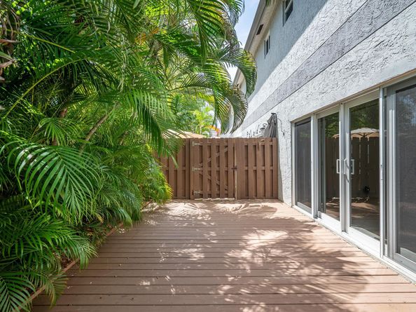 801 SE 16th Ct 11, Fort Lauderdale FL 33316