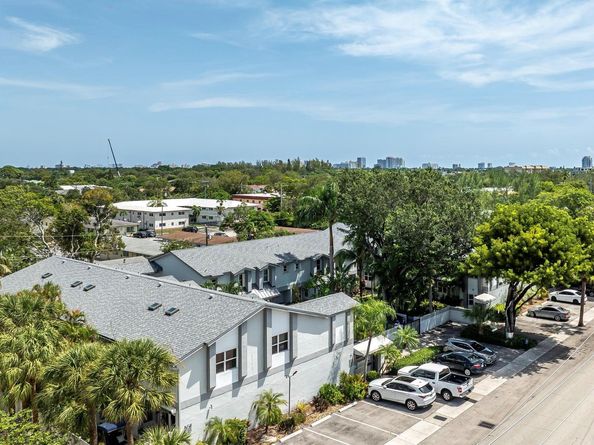 801 SE 16th Ct 11, Fort Lauderdale FL 33316