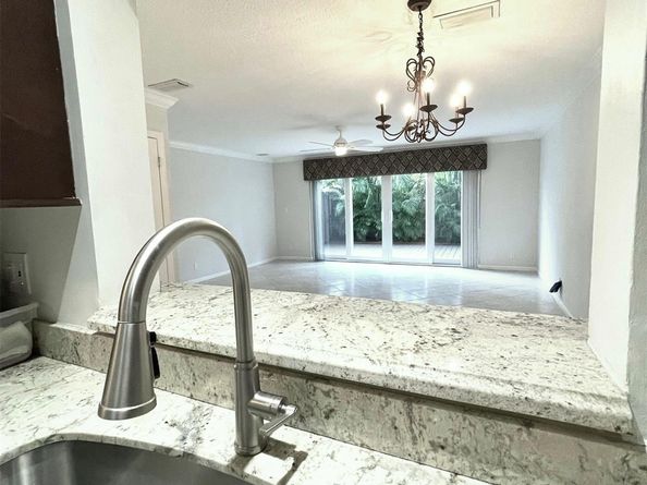 801 SE 16th Ct 11, Fort Lauderdale FL 33316