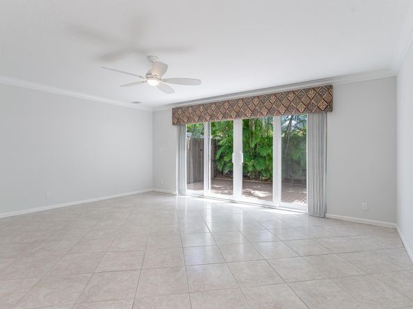 801 SE 16th Ct 11, Fort Lauderdale FL 33316