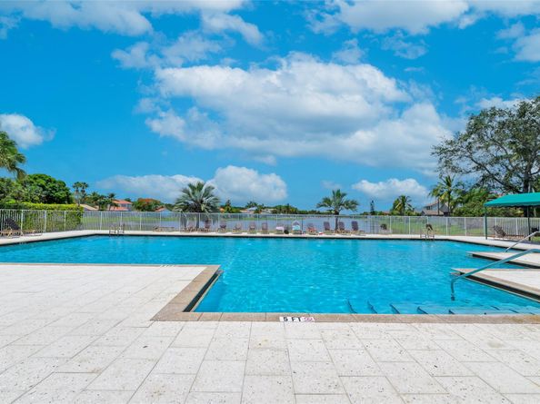702 Stanton Dr, Weston FL 33326