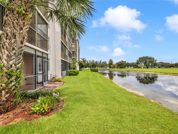3100 W Rolling Hills Cir 109, Davie FL 33328