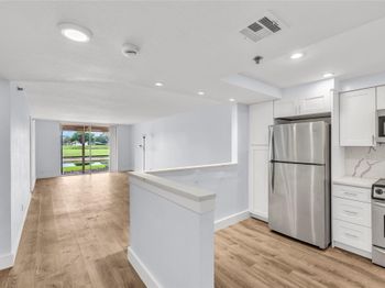 3100 W Rolling Hills Cir