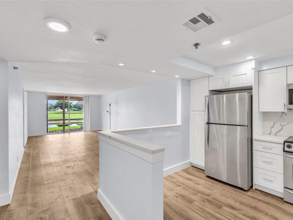 3100 W Rolling Hills Cir 109, Davie FL 33328