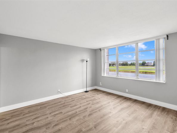 3100 W Rolling Hills Cir 109, Davie FL 33328