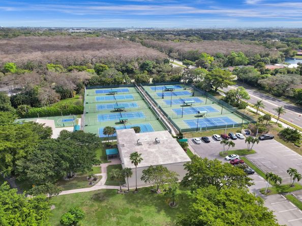 4407 NW 20th St 450, Coconut Creek FL 33066